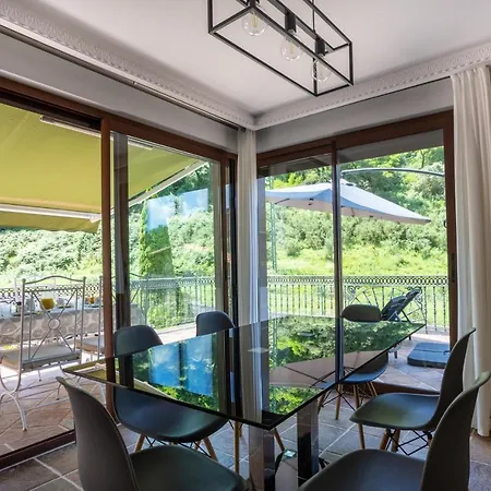 Sarren Pool Villa Bermeo