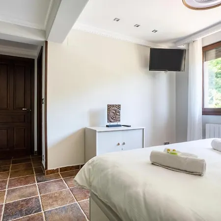 Sarren Pool * Bermeo