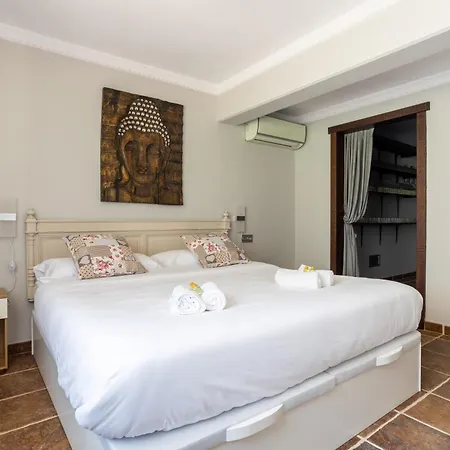 Sarren Pool Villa *